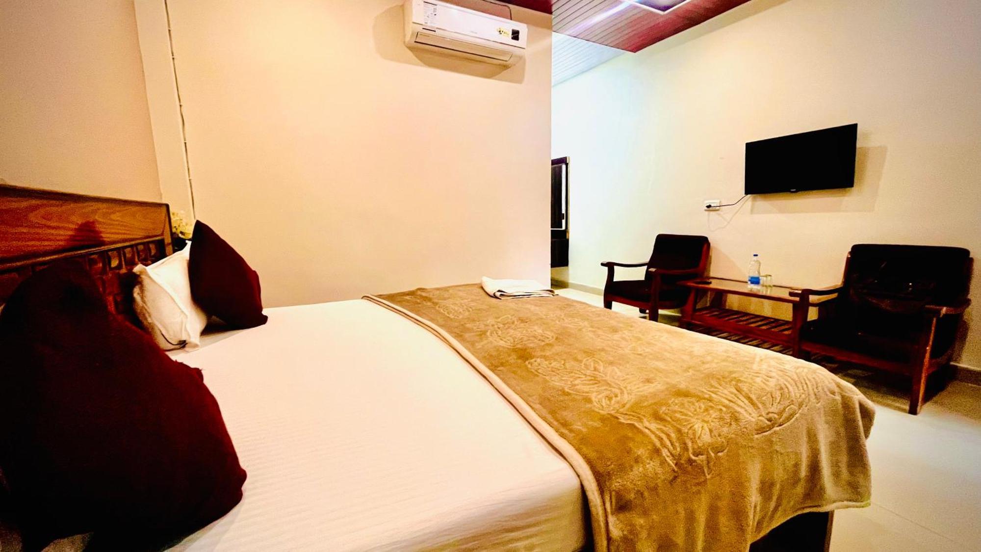 Hotel Jungle Palace Resort Umaria  Екстер'єр фото