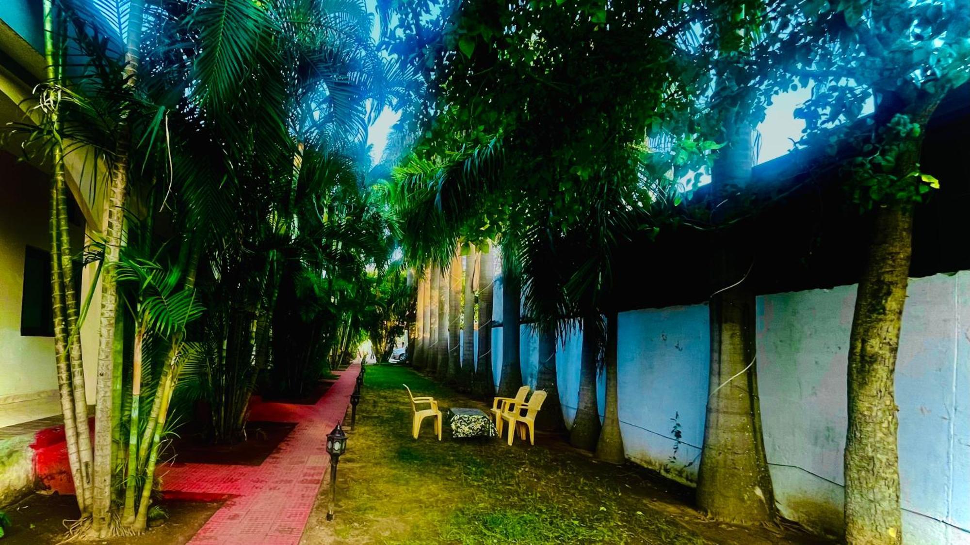 Hotel Jungle Palace Resort Umaria  Екстер'єр фото